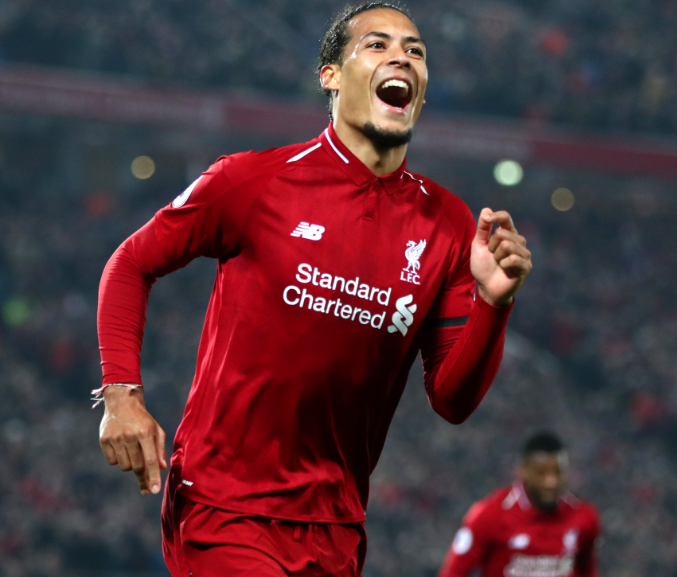 范戴克回应鲁尼批评引热议，希勒剖析利物浦困境与应对之道